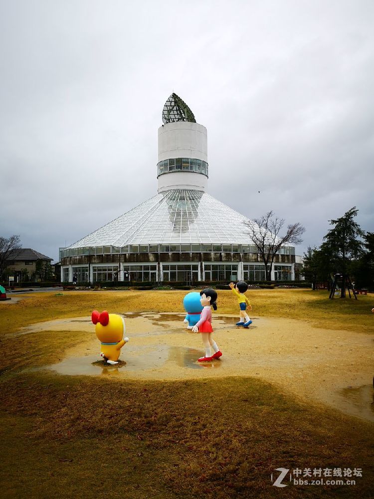 日本  高冈 寻找机器猫的家