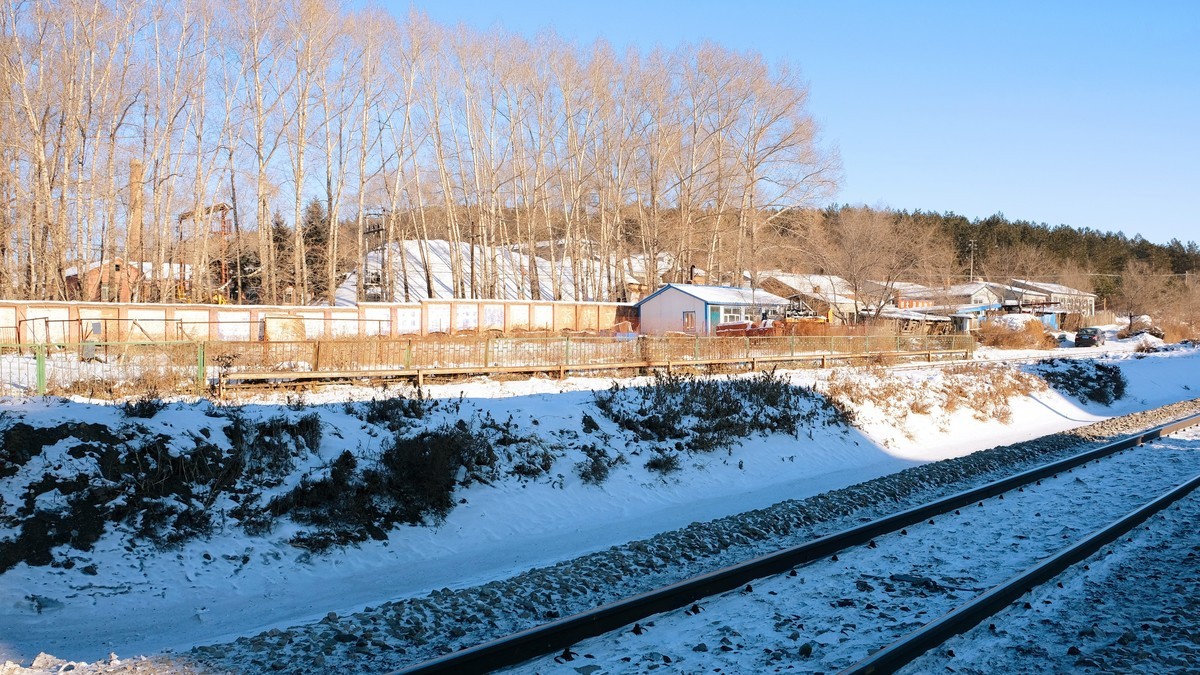 兴安岭下的铁道线