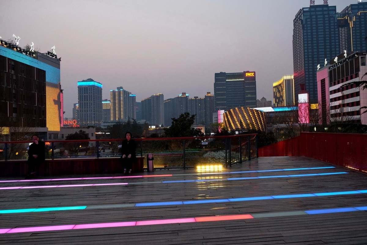 西安创业咖啡街夜景