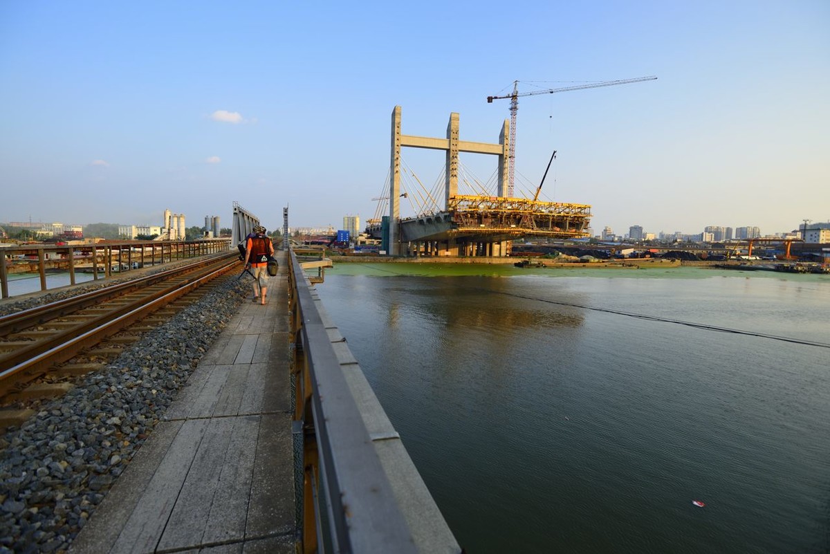 在建中的范公路大桥