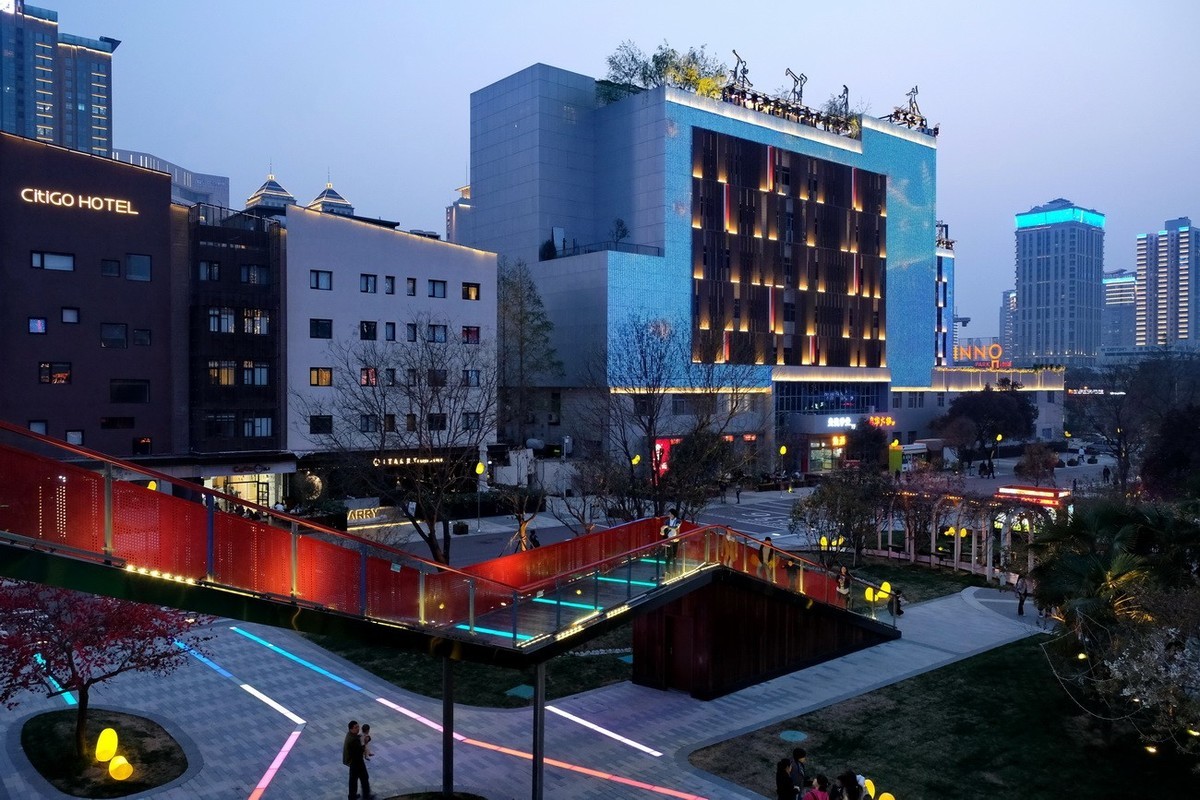 西安创业咖啡街夜景