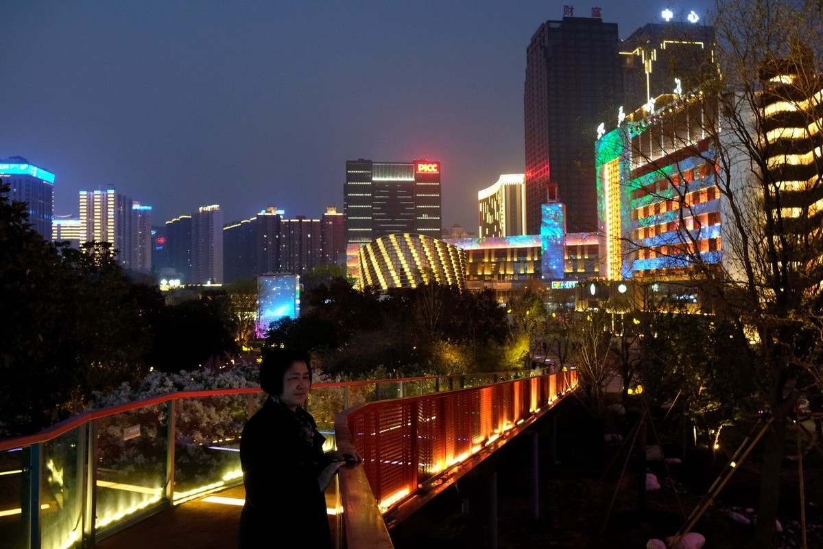 西安创业咖啡街夜景