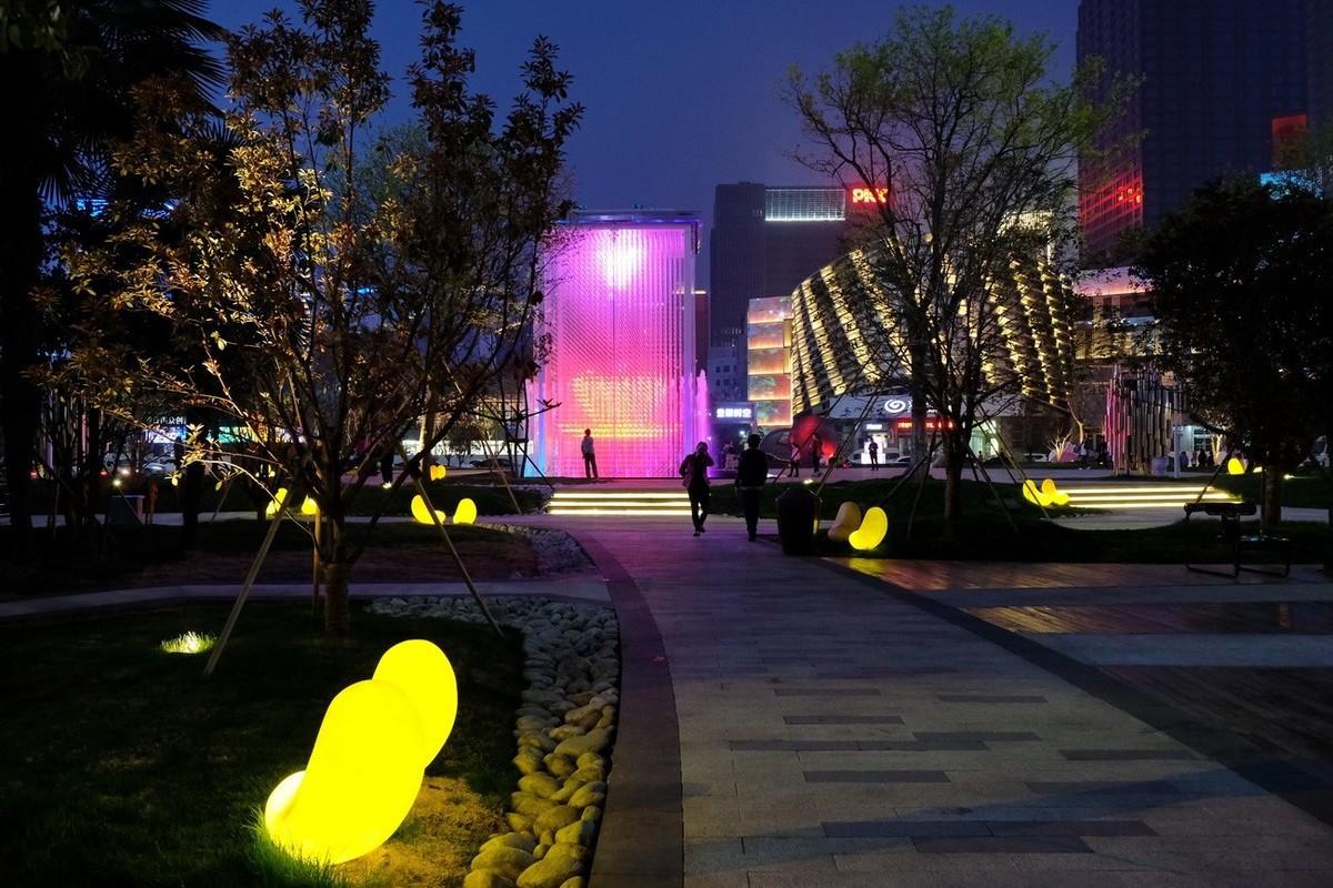 西安创业咖啡街夜景