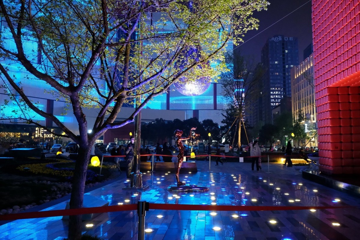 西安创业咖啡街夜景