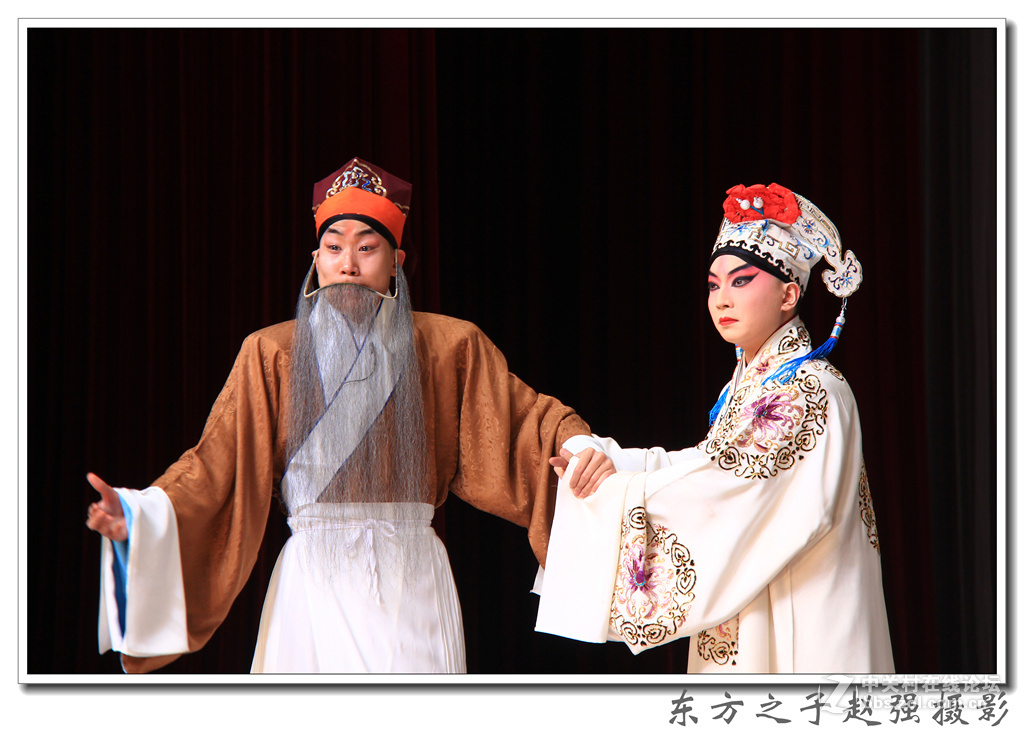 欣赏京剧《洪洋洞》剧照主演：张桐、房志刚、刘欢