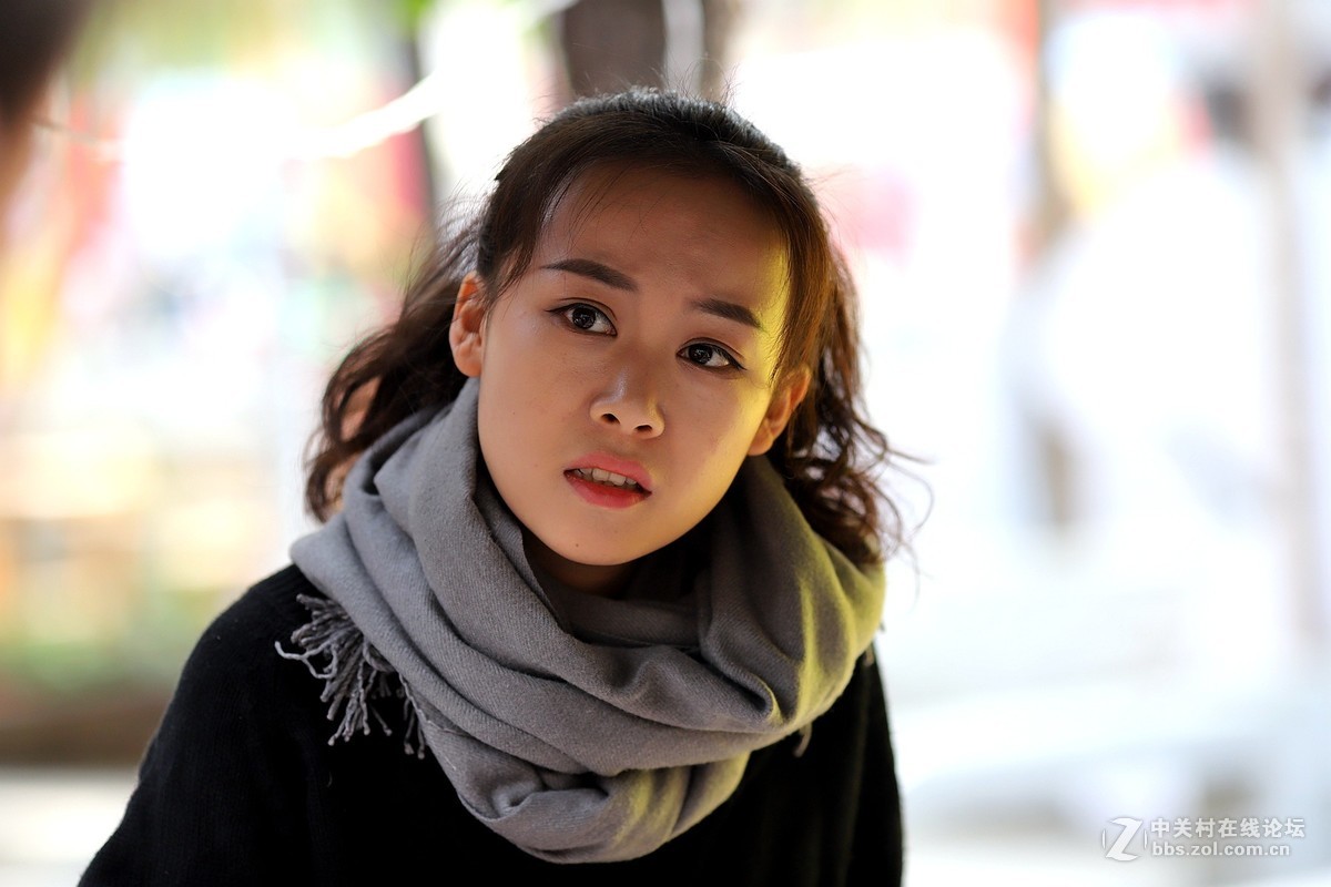 街拍到一个卖牛轧糖的妹妹和一队毛妹妹模特