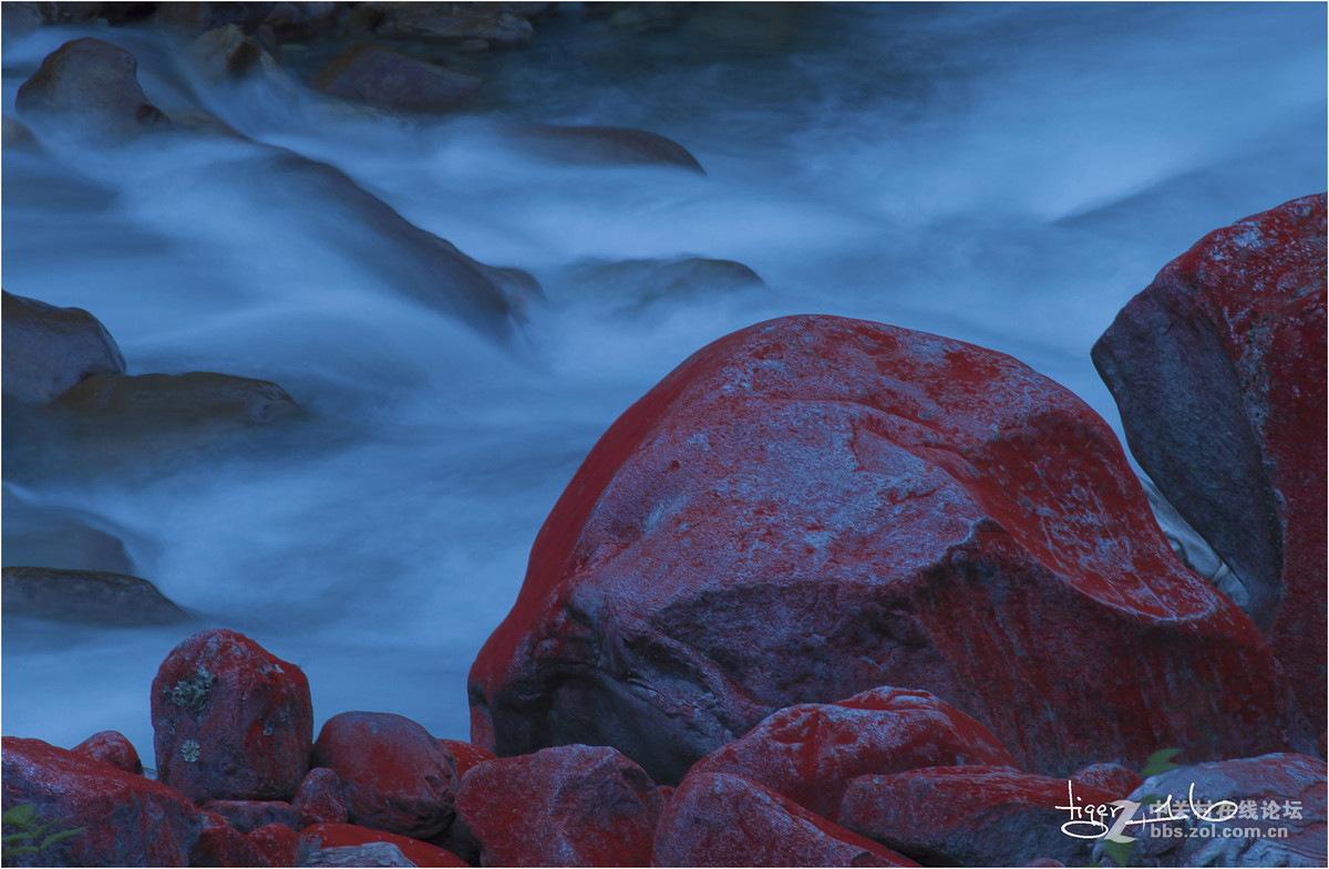 雪山下的红宝石