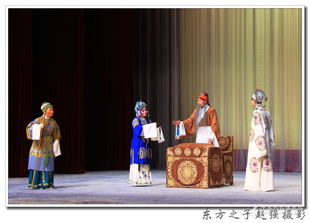 欣赏京剧《洪洋洞》剧照主演：张桐、房志刚、刘欢