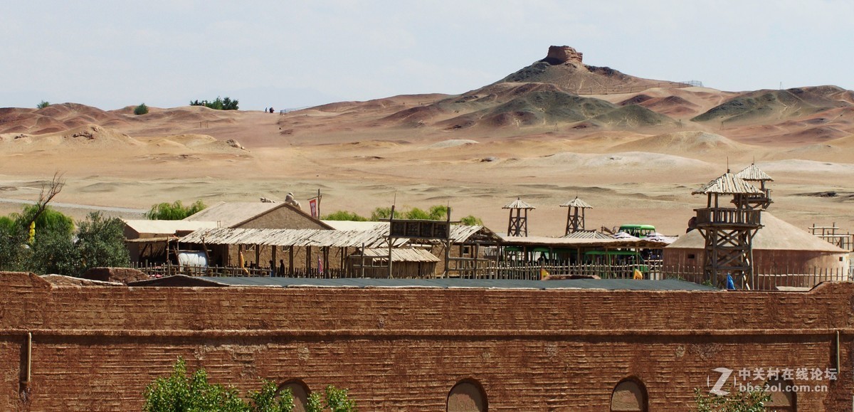 “劝君更尽一杯酒，西出阳关无故人”