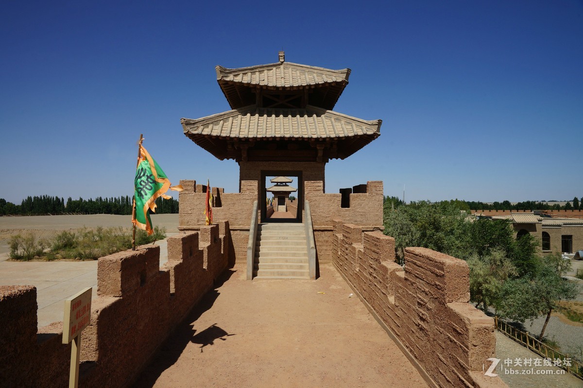 “劝君更尽一杯酒，西出阳关无故人”