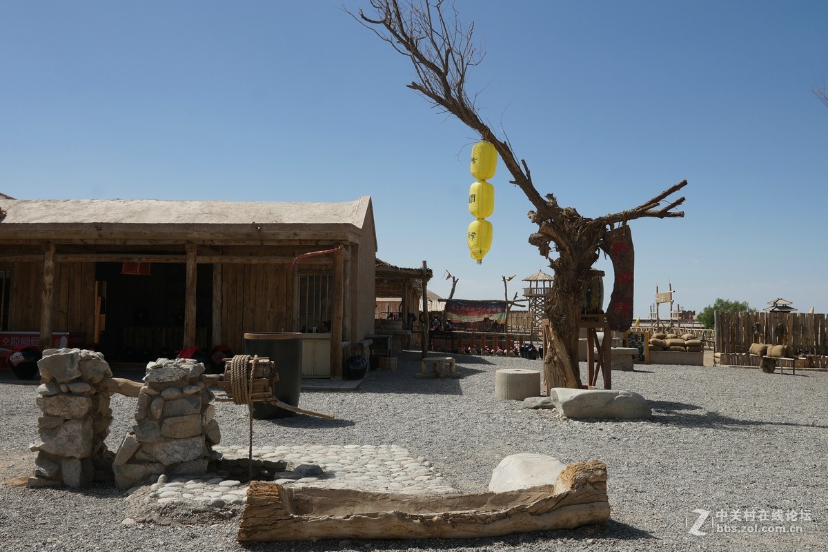 “劝君更尽一杯酒，西出阳关无故人”