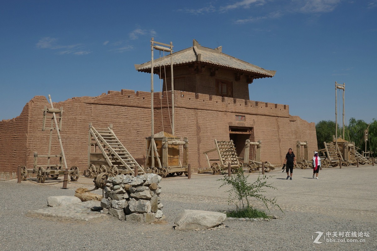 “劝君更尽一杯酒，西出阳关无故人”