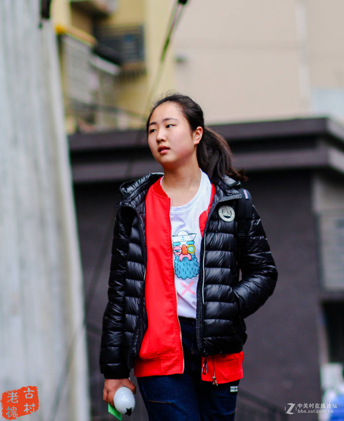 抓拍清纯中学女生