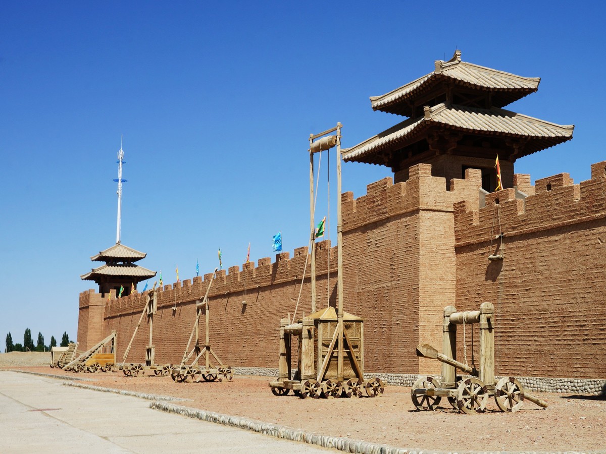 “劝君更尽一杯酒，西出阳关无故人”