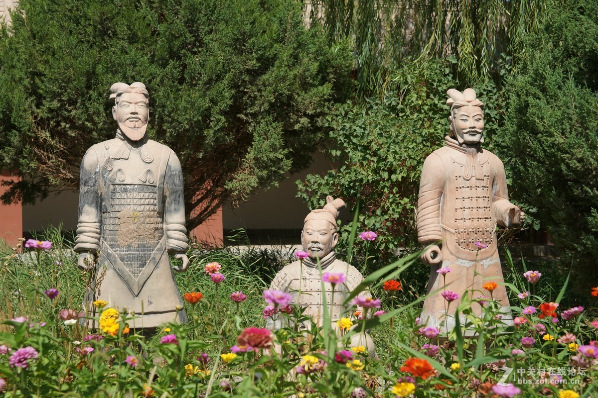 “劝君更尽一杯酒，西出阳关无故人”