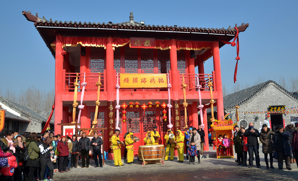 民俗表演扭秧歌     5