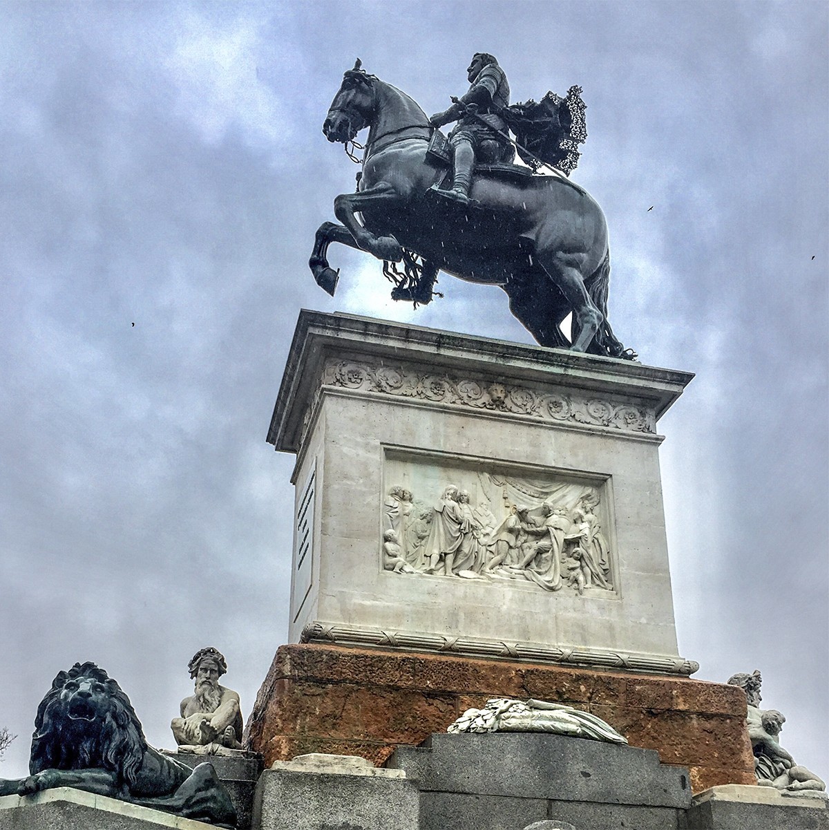 壮 美 的 西 班 牙 王 宫