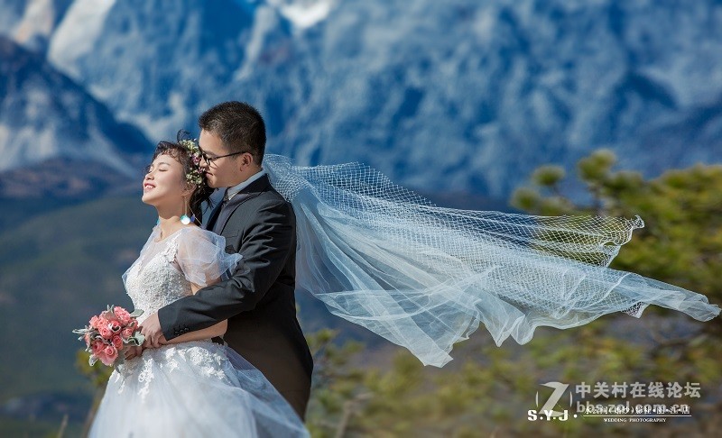 丽江雪山远景婚纱照-水云间芭莎丽人婚纱旅拍