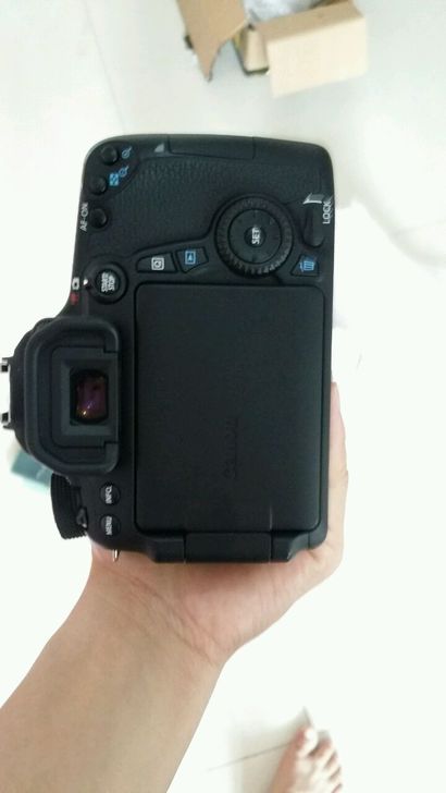 转让佳能70D + 佳能EF-S 18-200mm f/3.5-5.6 IS 套机出售。