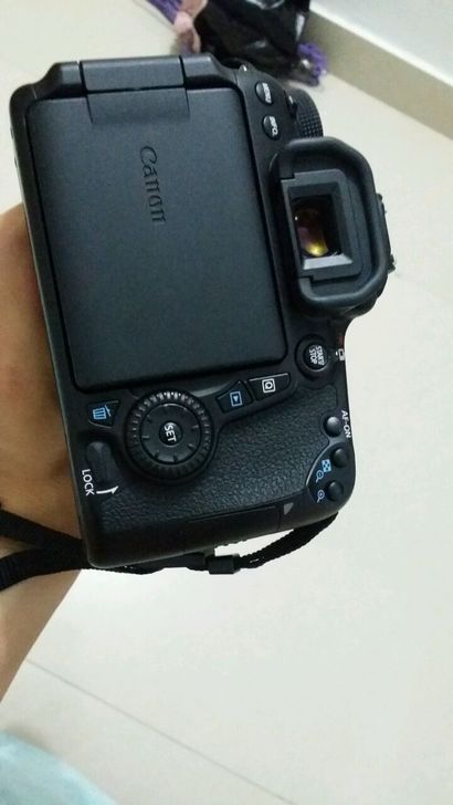 转让佳能70D + 佳能EF-S 18-200mm f/3.5-5.6 IS 套机出售。