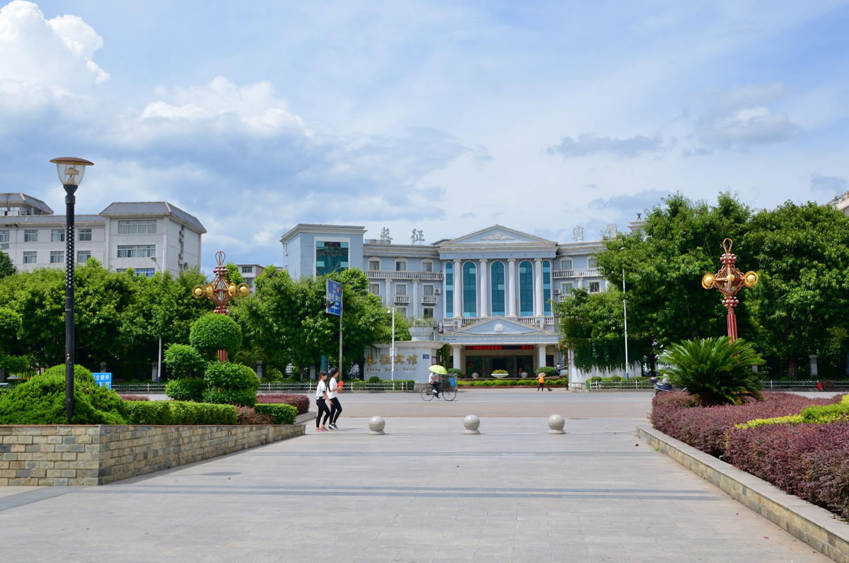 靓丽的于都长征广场