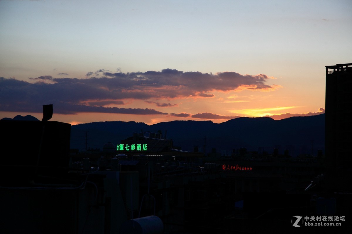 晚霞，夜景和月亮