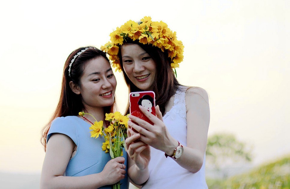 大悟花山女青年人像一组