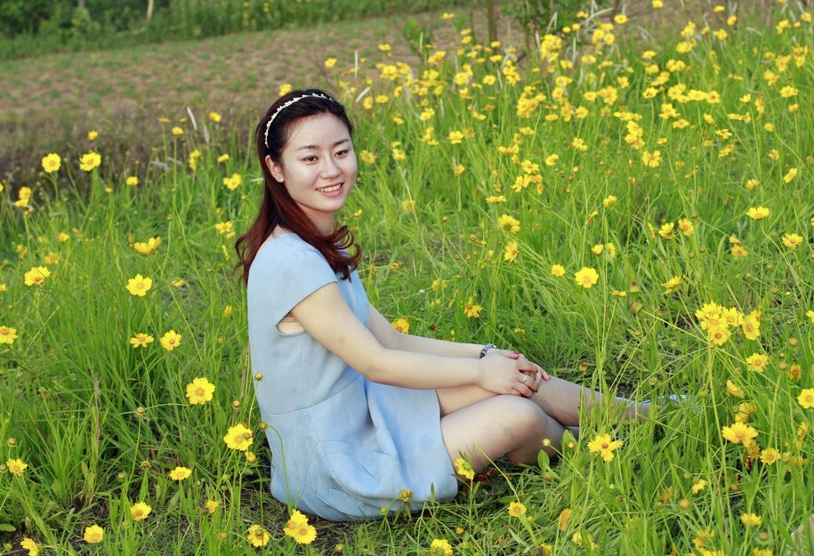 大悟花山女青年人像一组