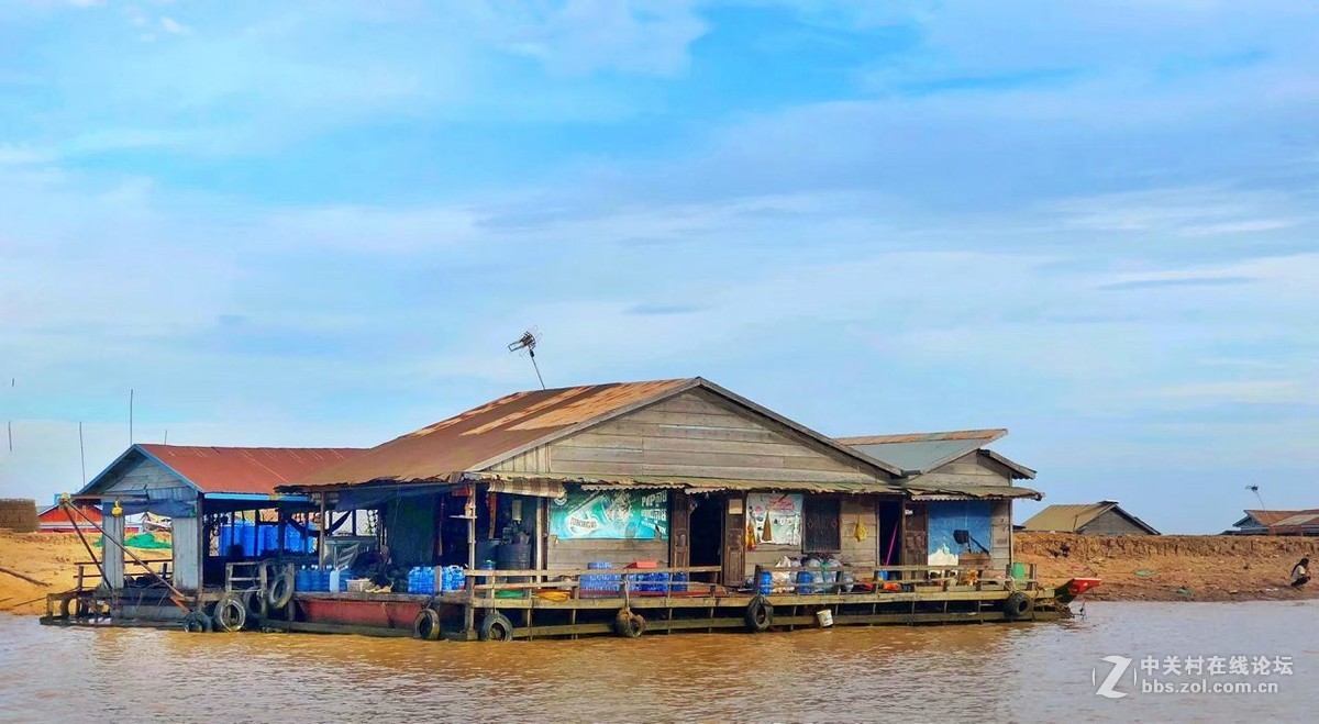 柬埔寨里萨湖无国籍的水上人家