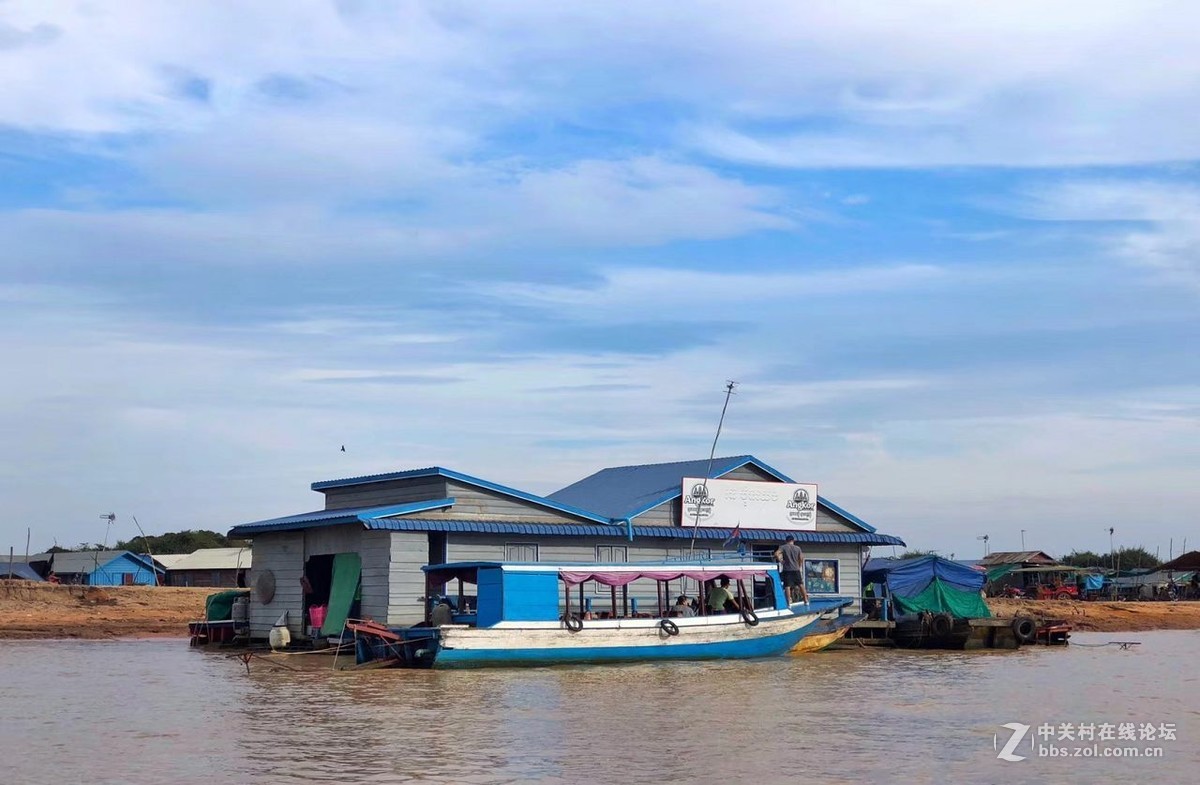 柬埔寨里萨湖无国籍的水上人家