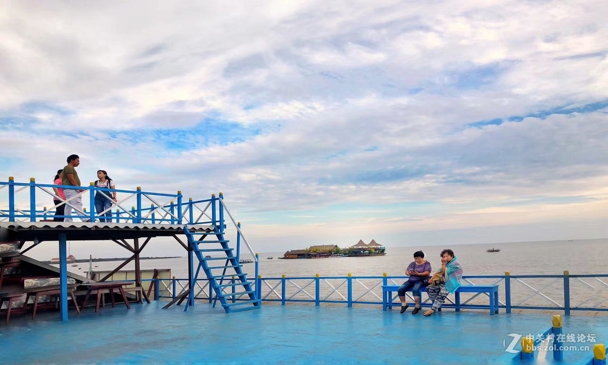 柬埔寨里萨湖无国籍的水上人家