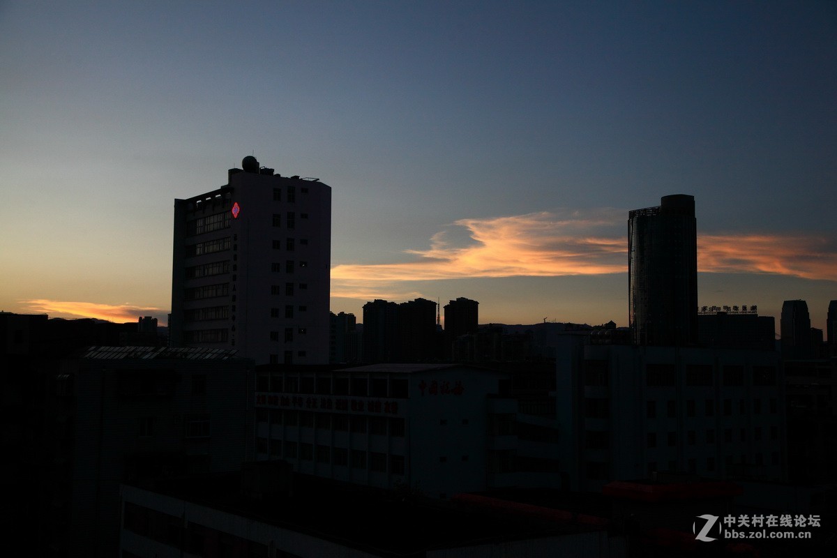 晚霞，夜景和月亮