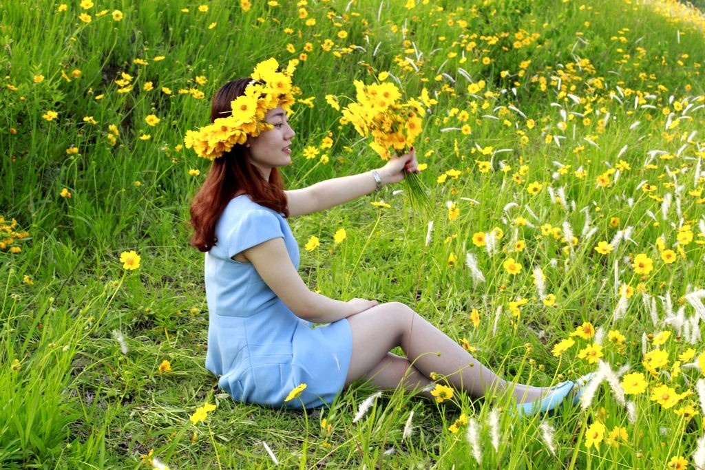 大悟花山女青年人像一组