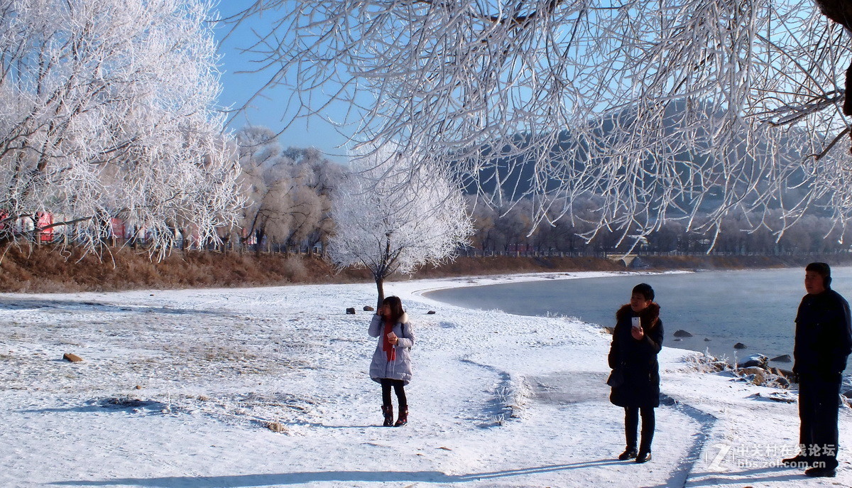 冰天雪地，美丽冻人。