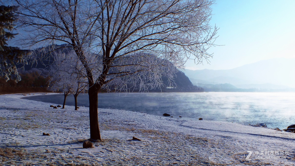 冰天雪地，美丽冻人。