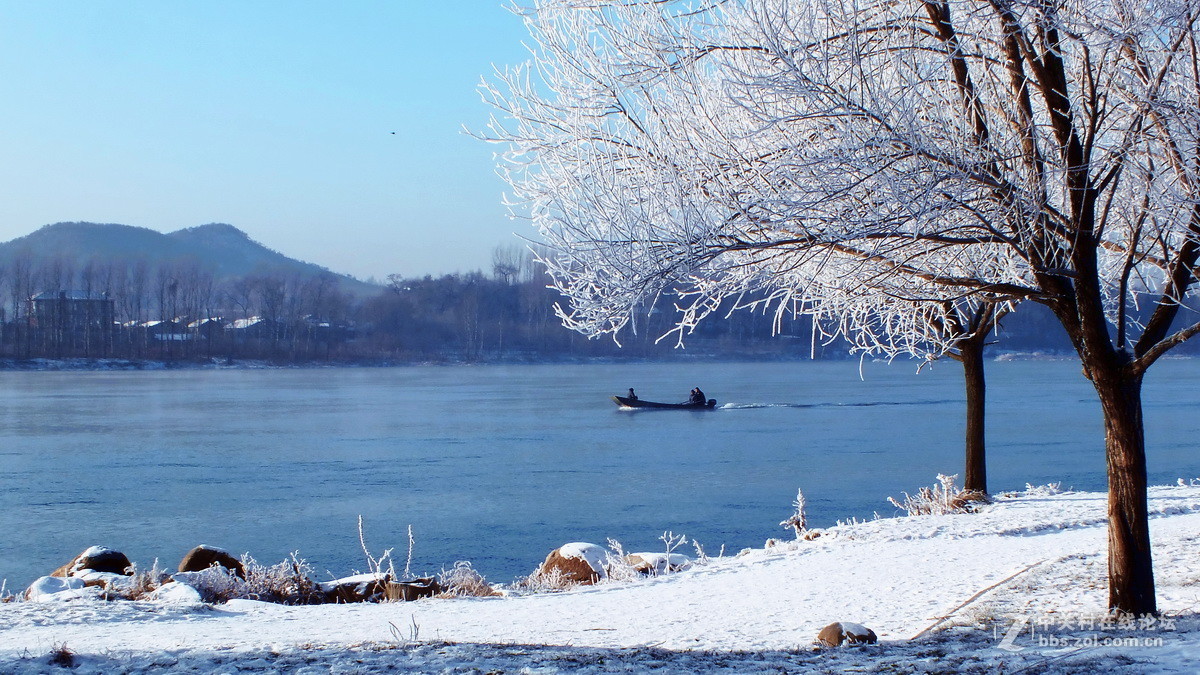 冰天雪地，美丽冻人。
