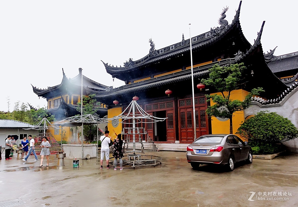 十五和家人长寿禅寺上香