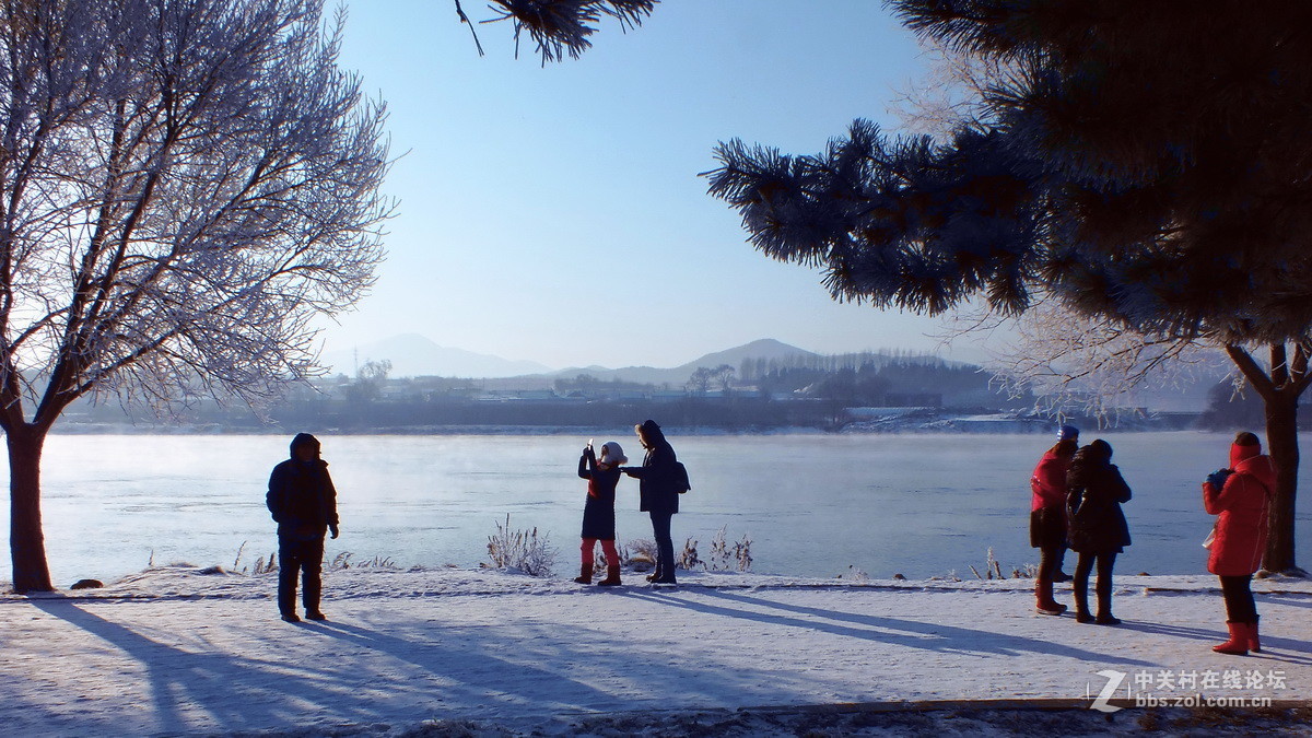 冰天雪地，美丽冻人。