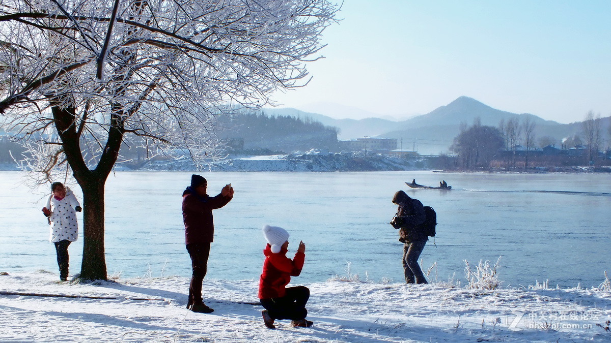 冰天雪地，美丽冻人。