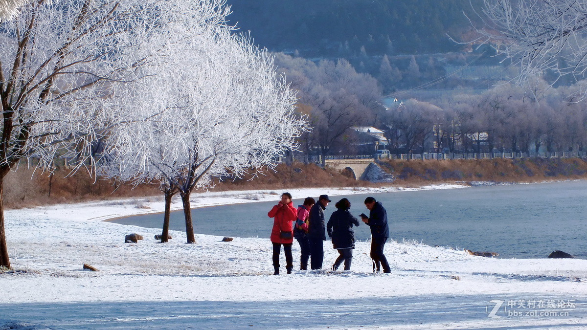 冰天雪地，美丽冻人。