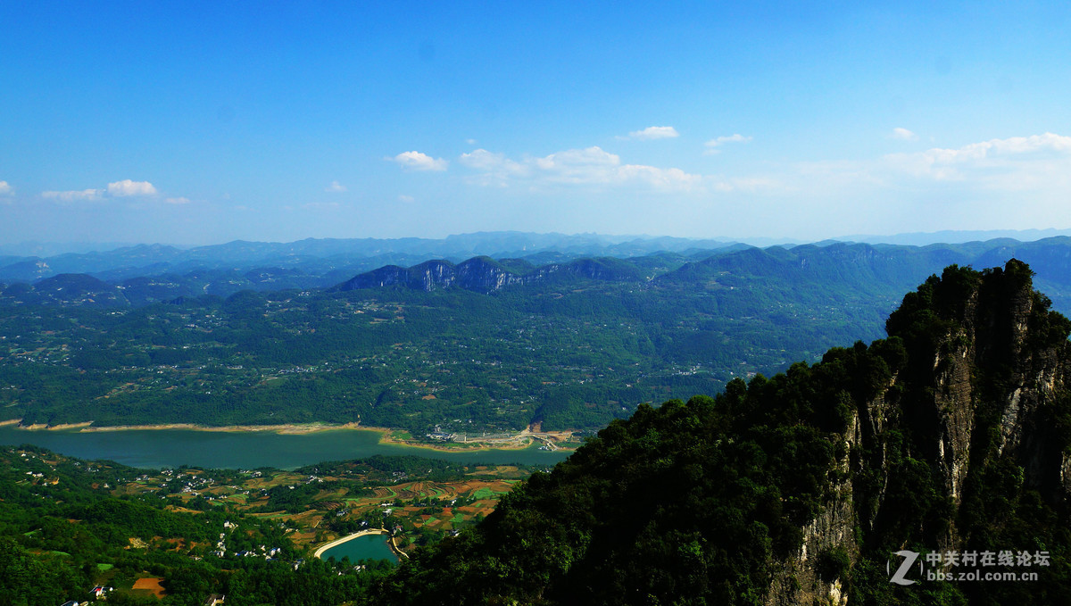 湖北恩施黄鹤桥峰林（野三峡）