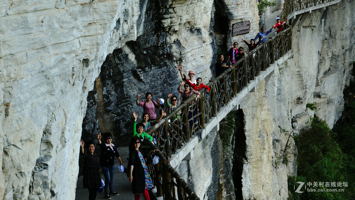 湖北恩施黄鹤桥峰林（野三峡）