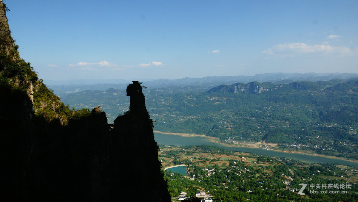 湖北恩施黄鹤桥峰林（野三峡）