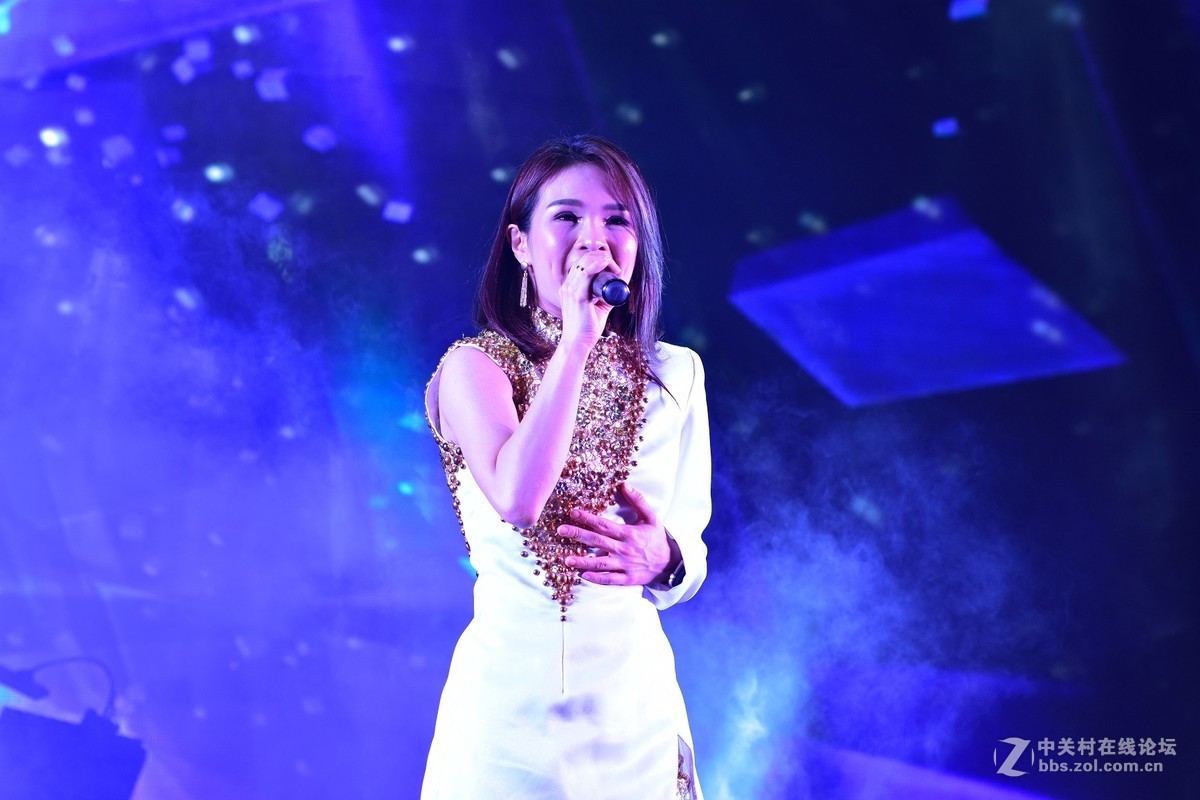 再来一组，美女小歌星的片子，给大家看看效果