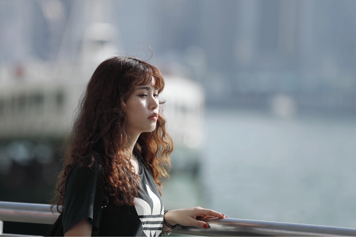 擦身而過的倩影