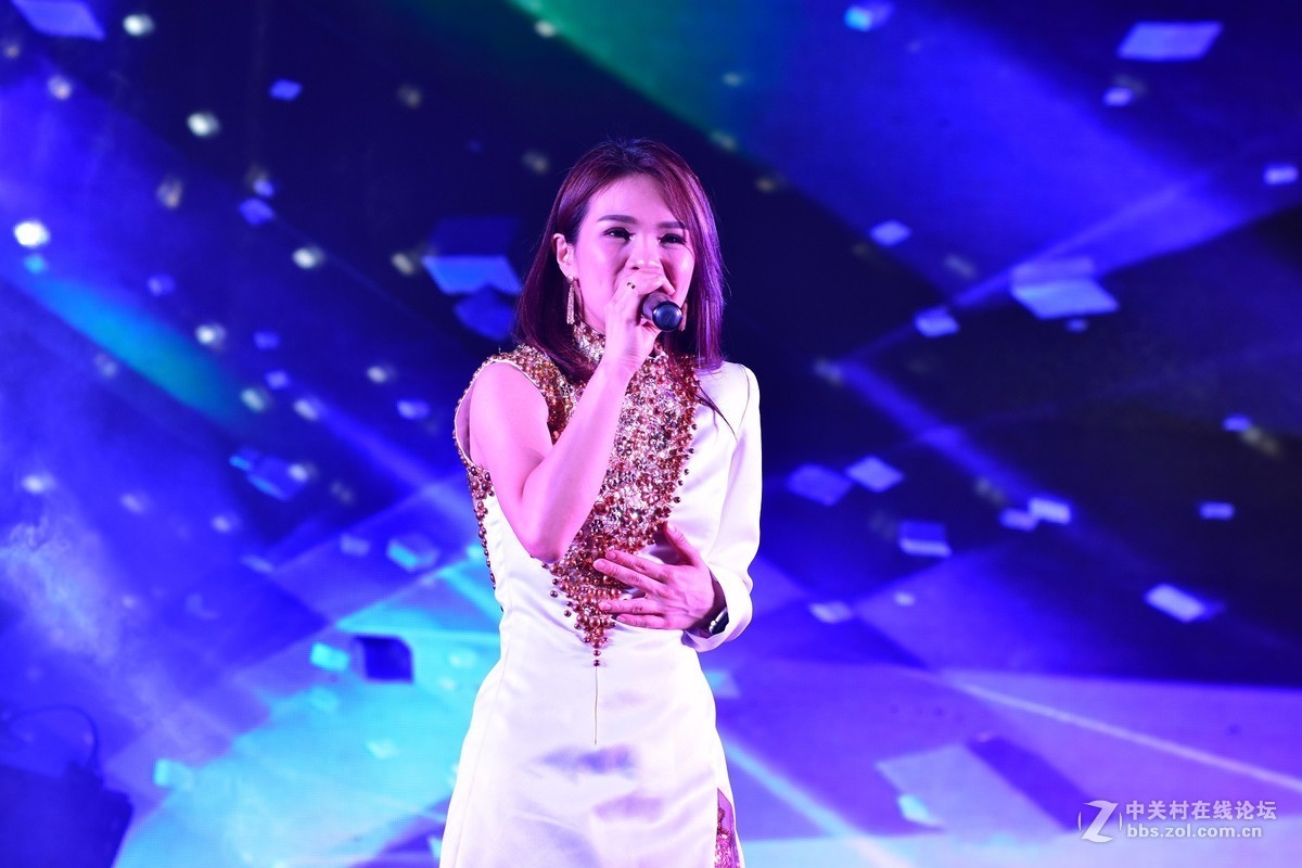 再来一组，美女小歌星的片子，给大家看看效果