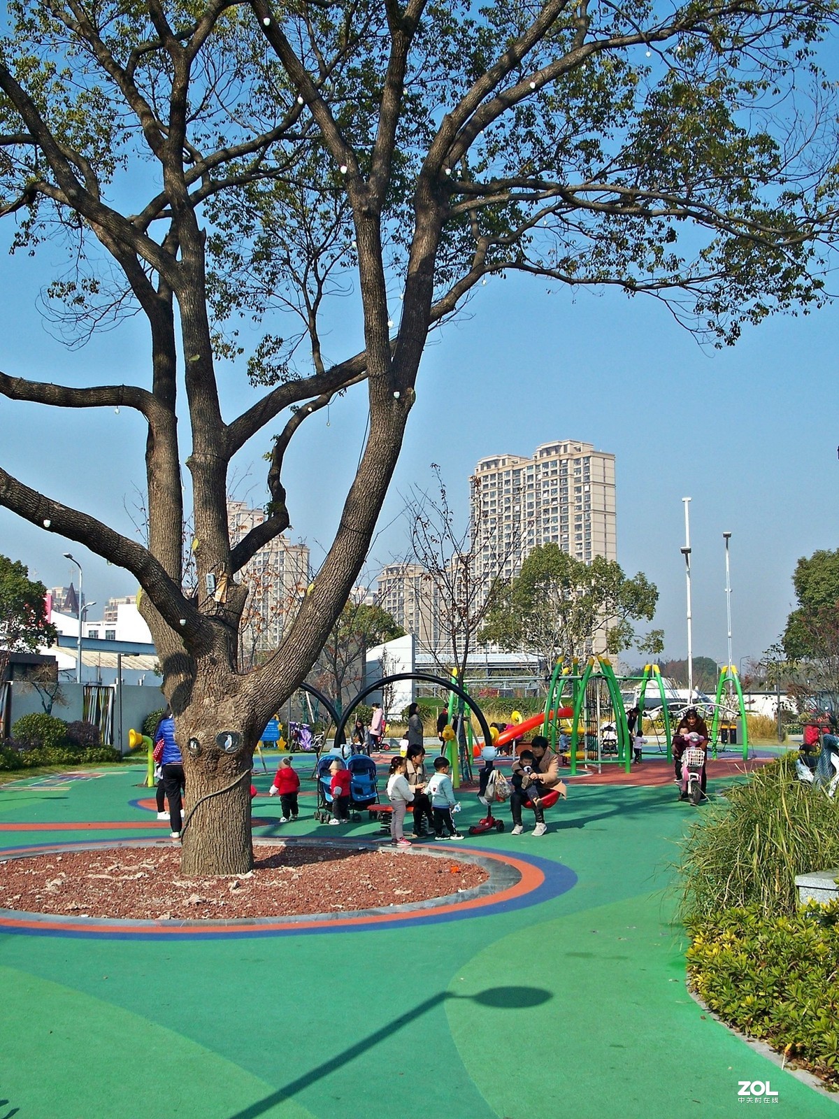 拍照札记13-街头的“老幼聚会”