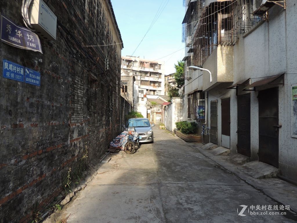 跟随儿子故地重游