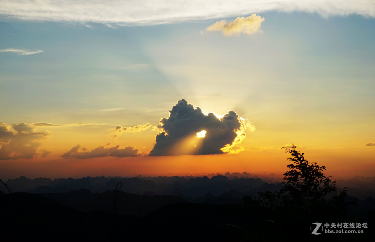 六怀山上观夕阳…………1