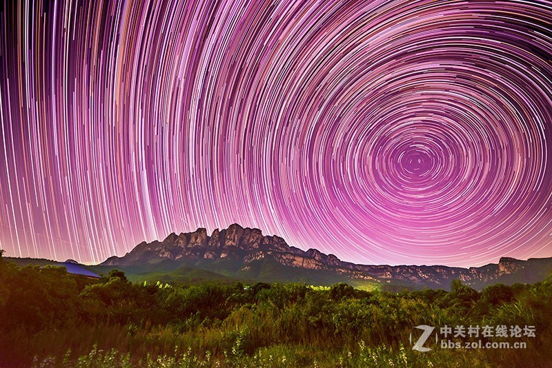 同一角度，不同色调的星轨